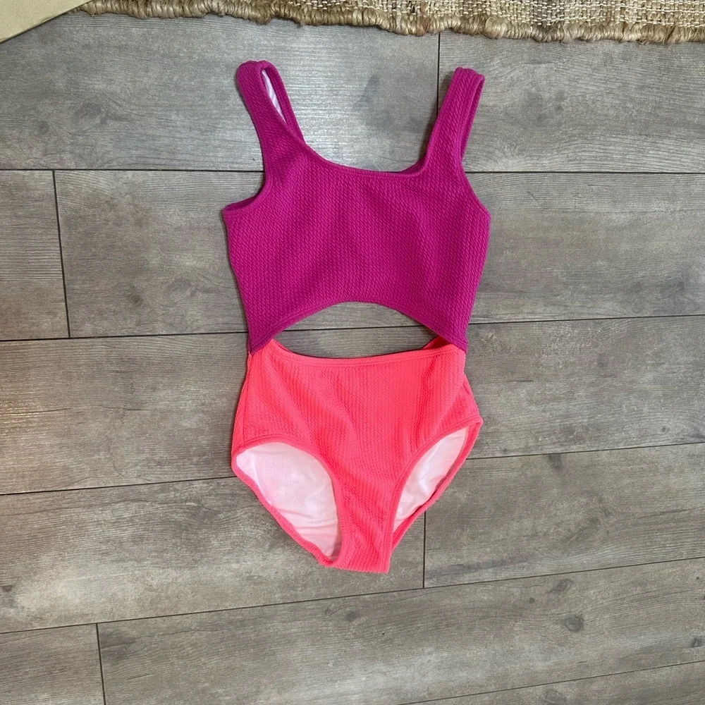 Old Navy Girls Color Block Cut Out One Piece Swimsuit Size Medium